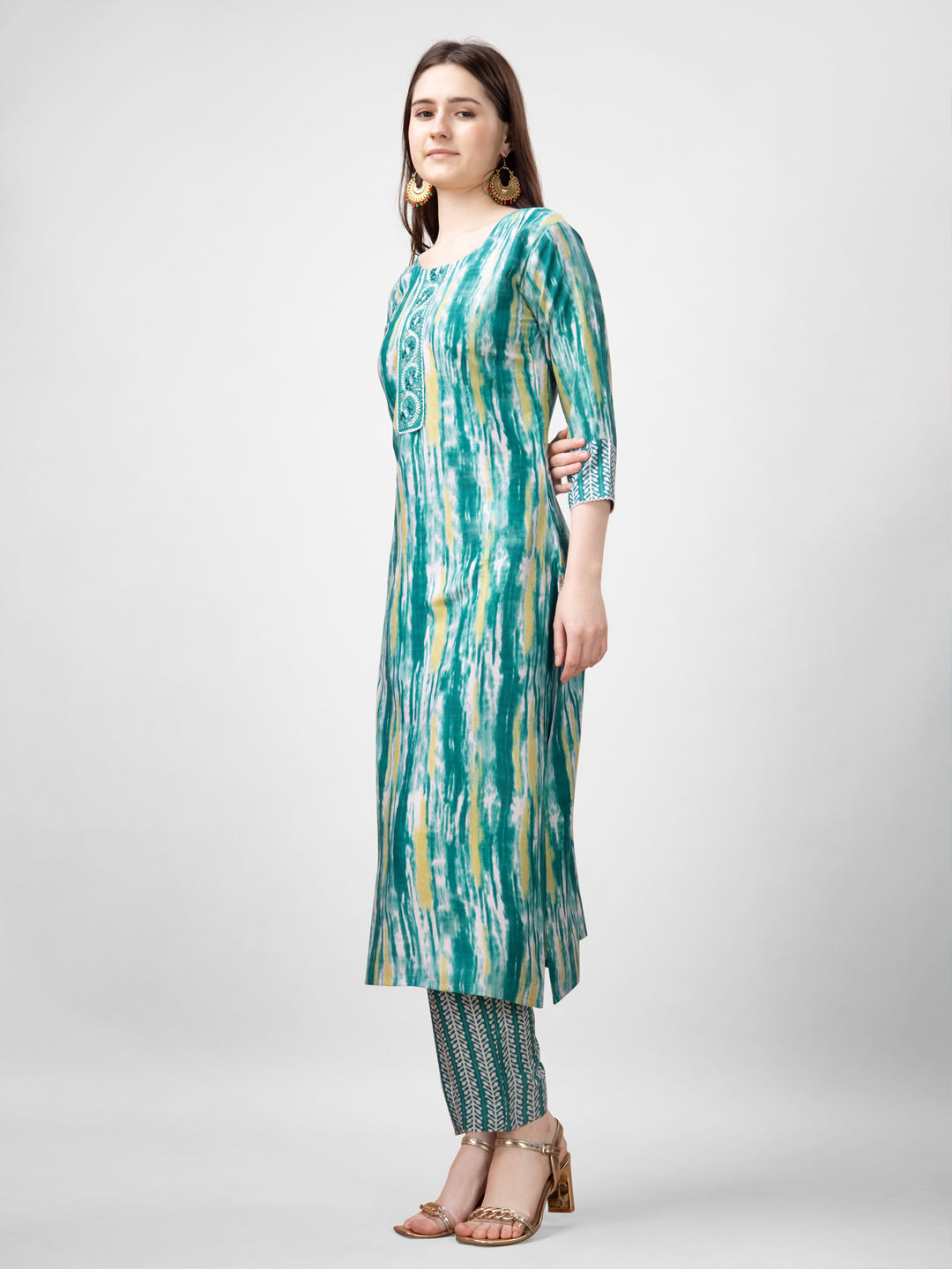 Embroidered Rama Green Rayon Kurta Sets For Women